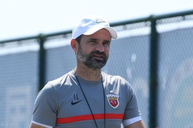 kaiyun体育官方-莱科降速迎接上海德比 重视体能问题调整训练节奏